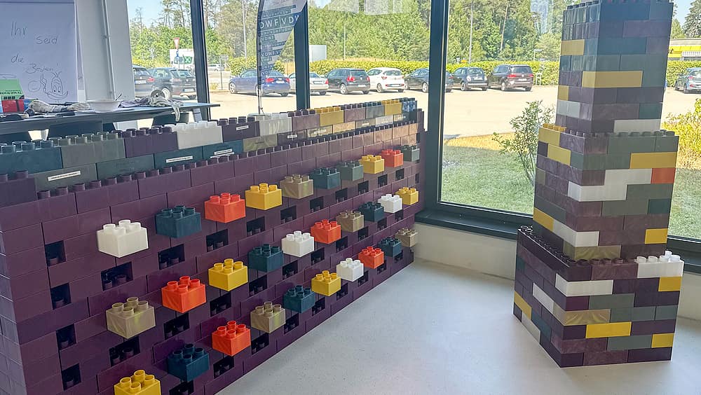 Baustein-Ecke im neu eröffneten Technikum von Wittmann in Nürnberg Baustein-Ecke im neu eröffneten Technikum von Wittmann in Nürnberg