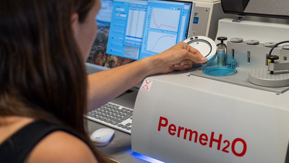 PermeH2O – Messgerät zur Wasserdampfdurchlässigkeit PermeH2O – Messgerät zur Wasserdampfdurchlässigkeit